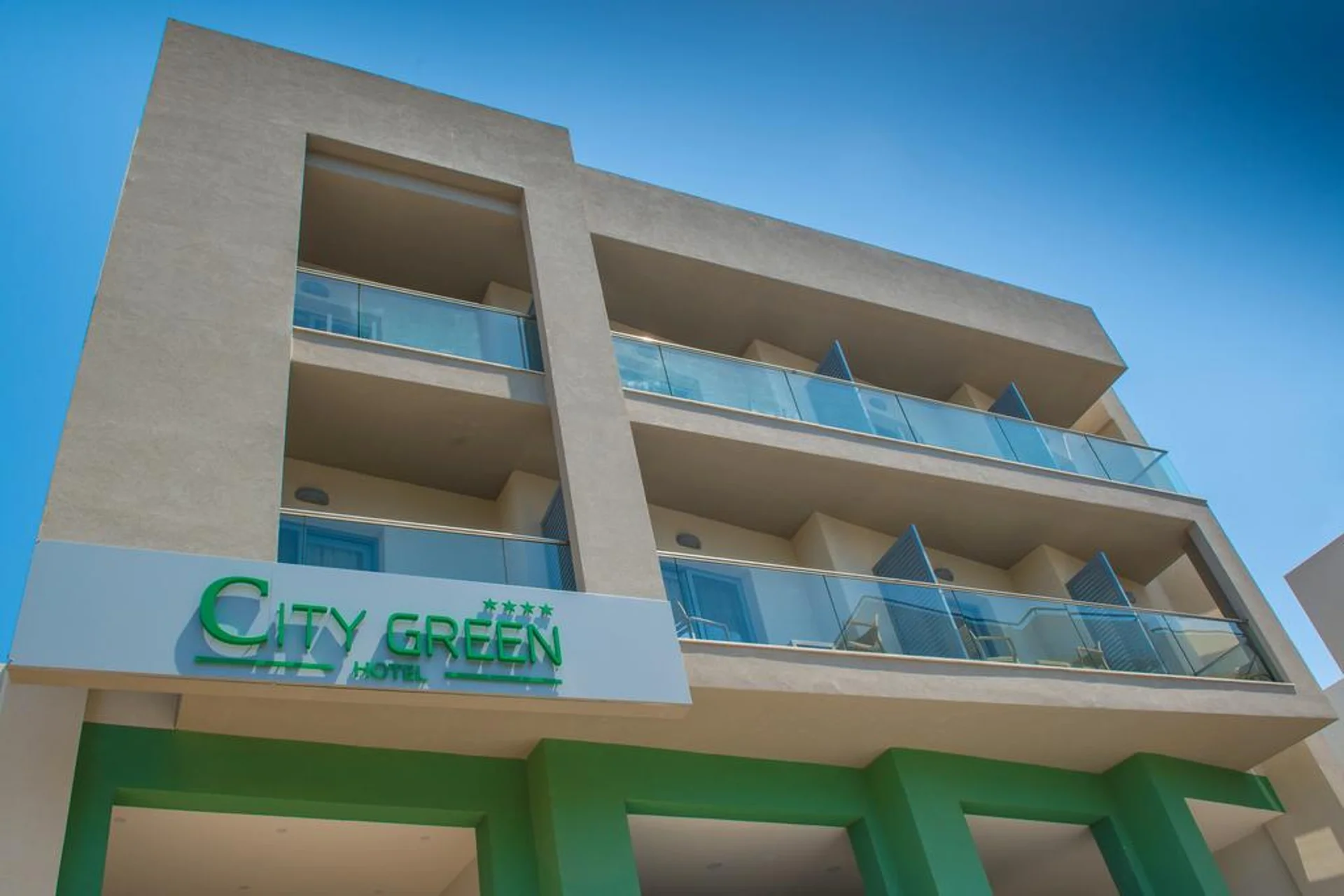 City Green Hotel, Kretë