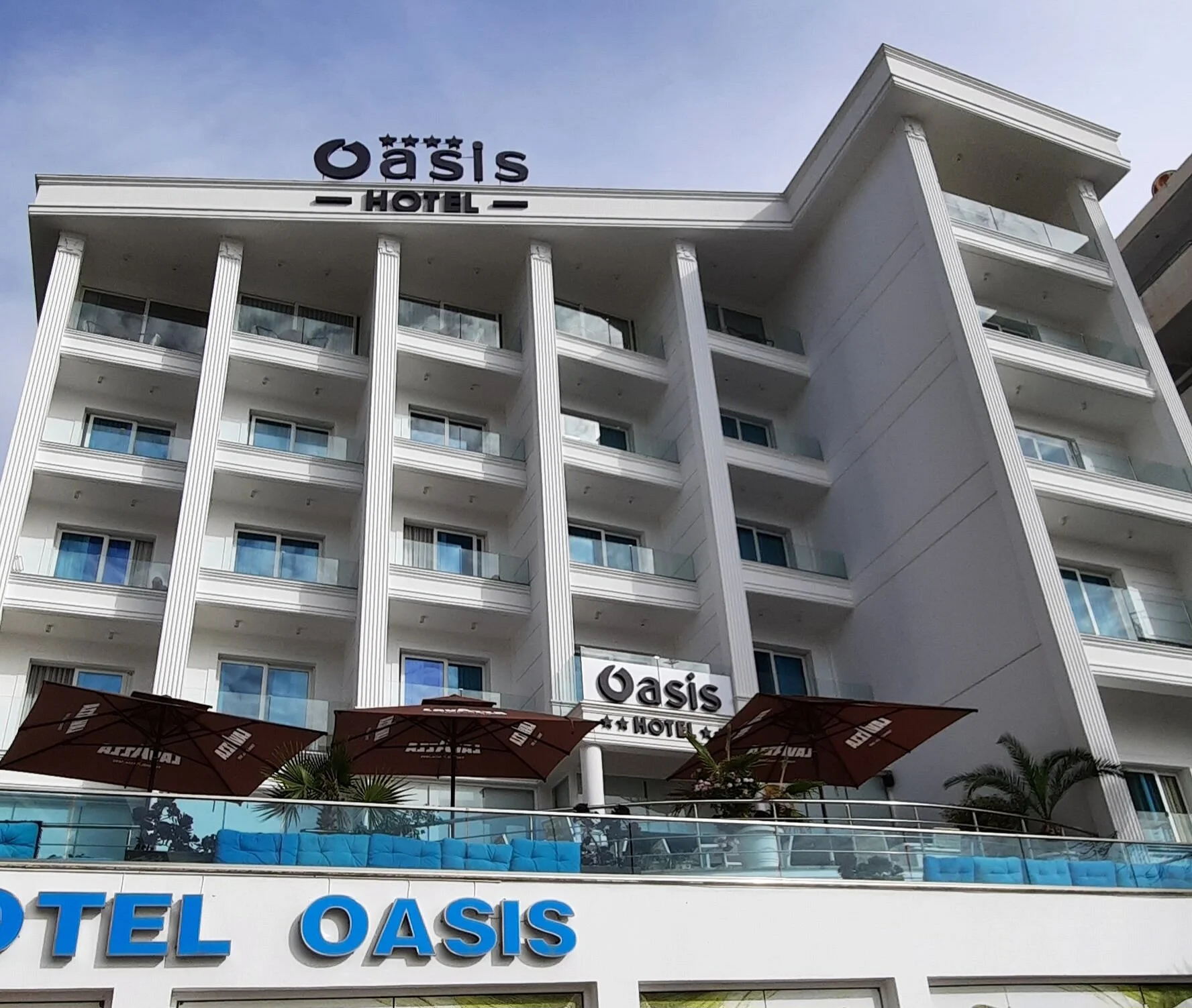Oasis Hotel, Sarandë