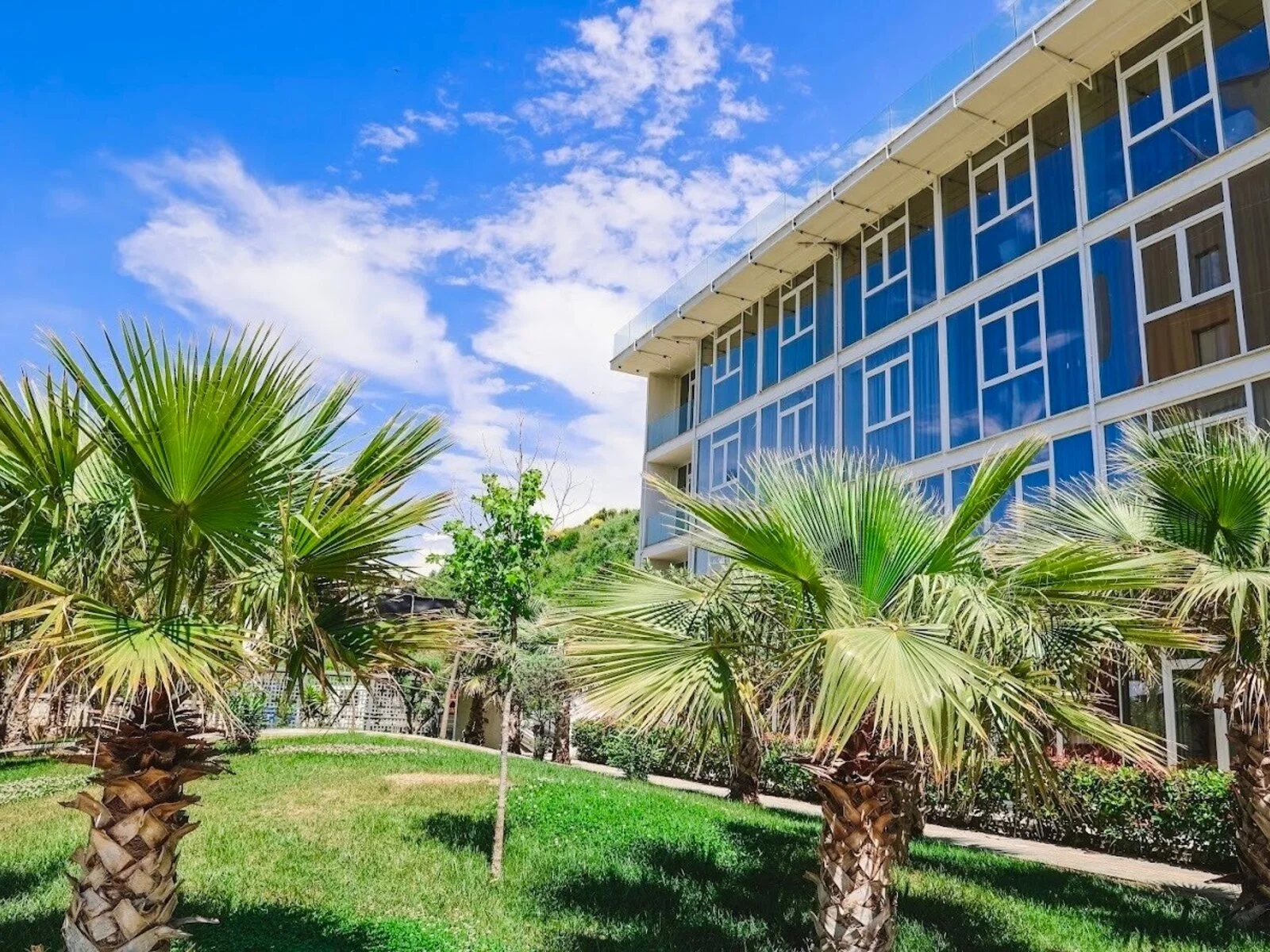 Lotus Beach Hotel, Kavajë