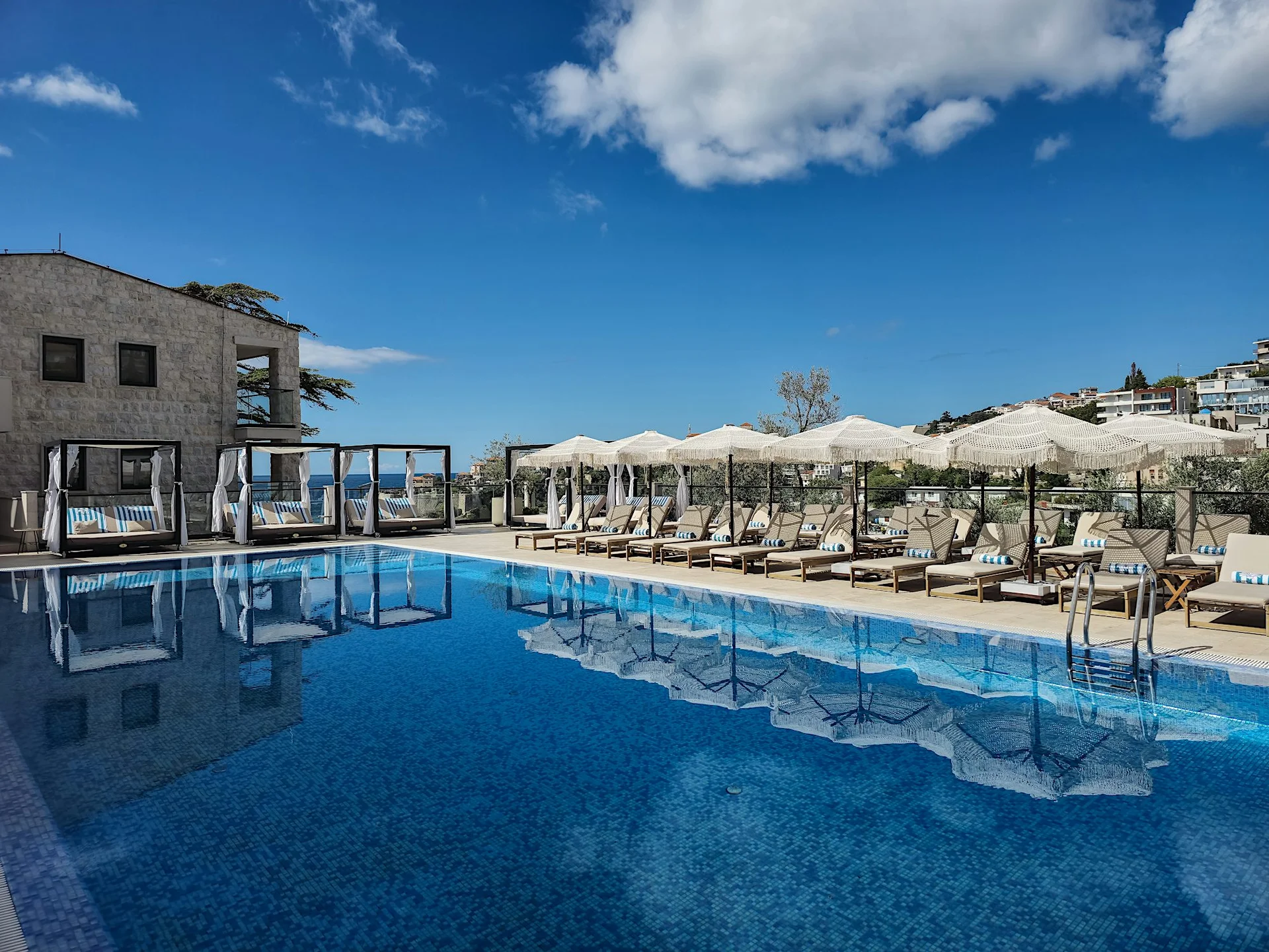 New Mediteran Hotel, Ulqin