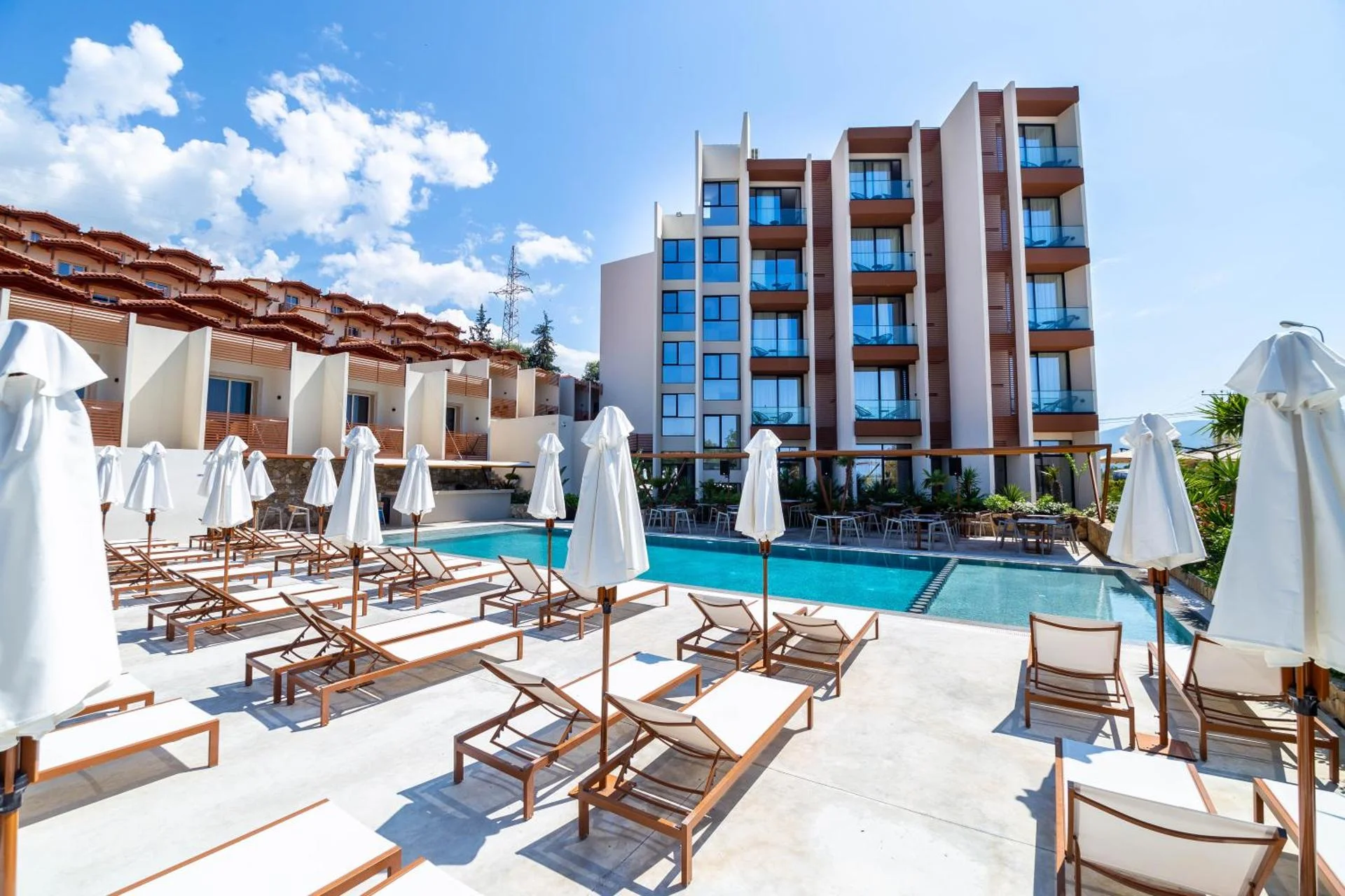 Hotel Olympia, Vlorë – Radhimë