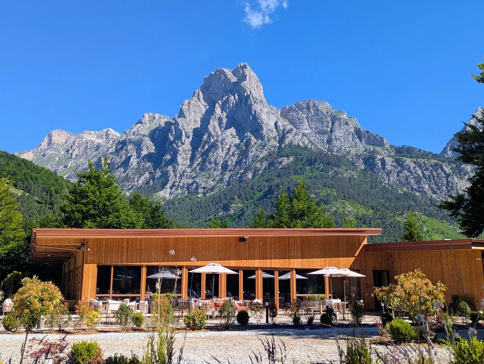 Hotel Amza, Valbonë