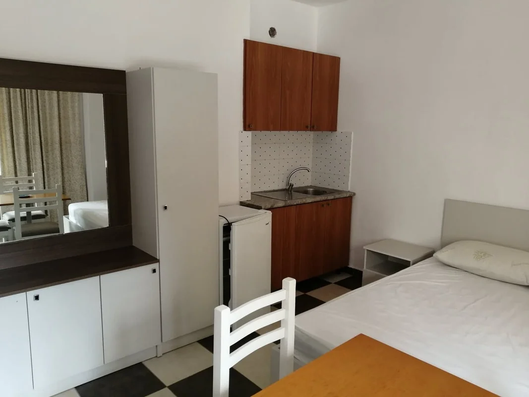 Hotel Lumi, Golem