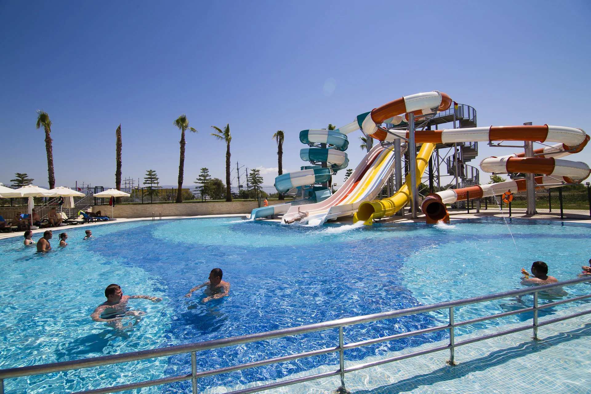 LRS Port River Hotel & Spa, Side