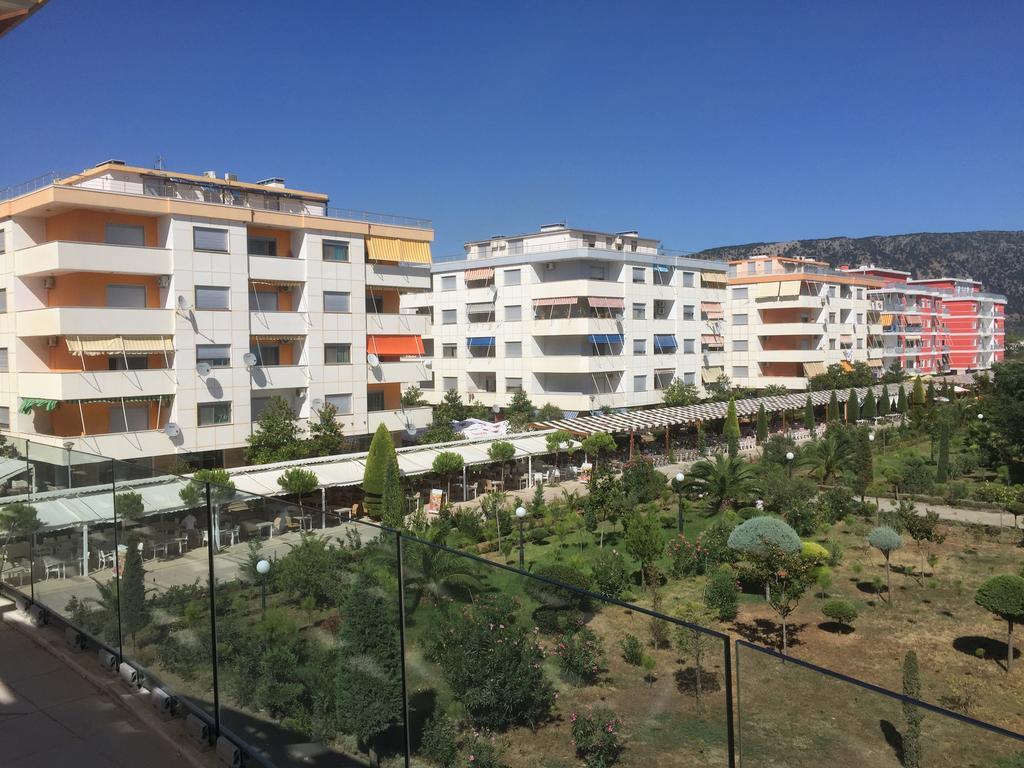 Center Park Hotel — Velipojë, 50m nga plazhi