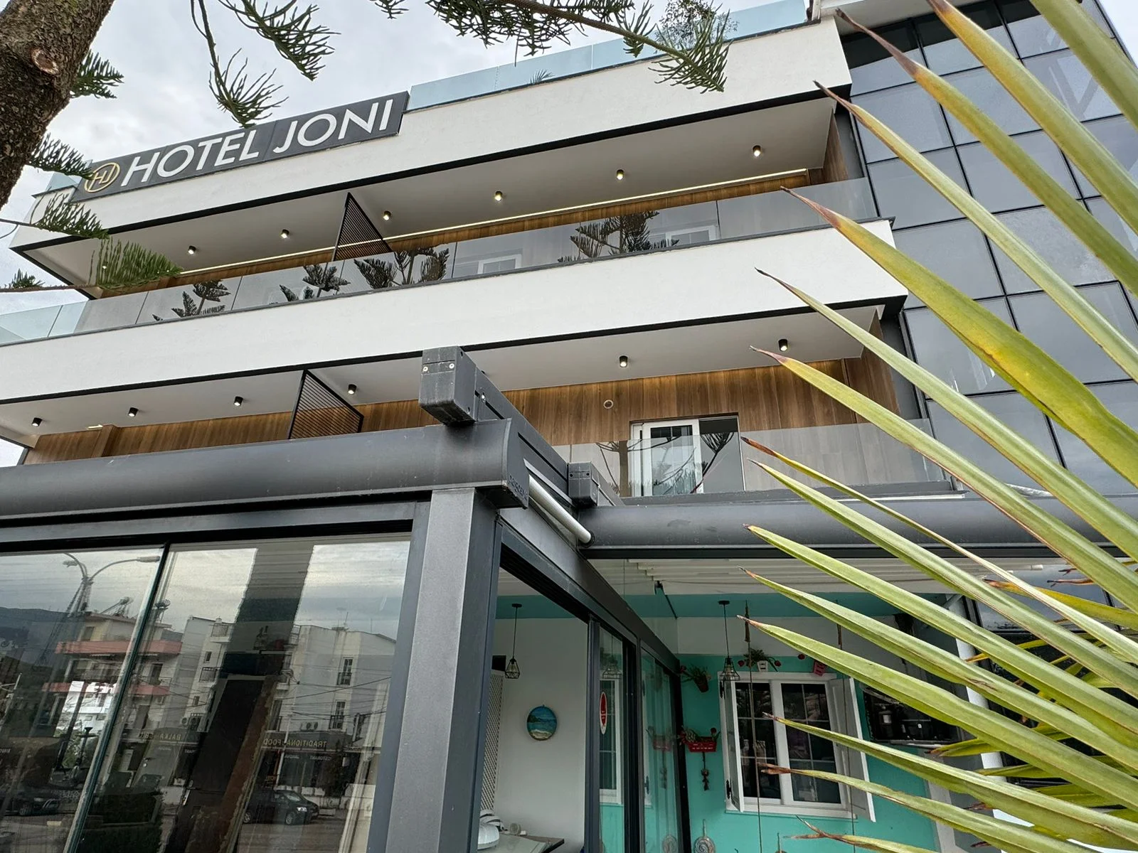 Ksamil, Hotel Joni