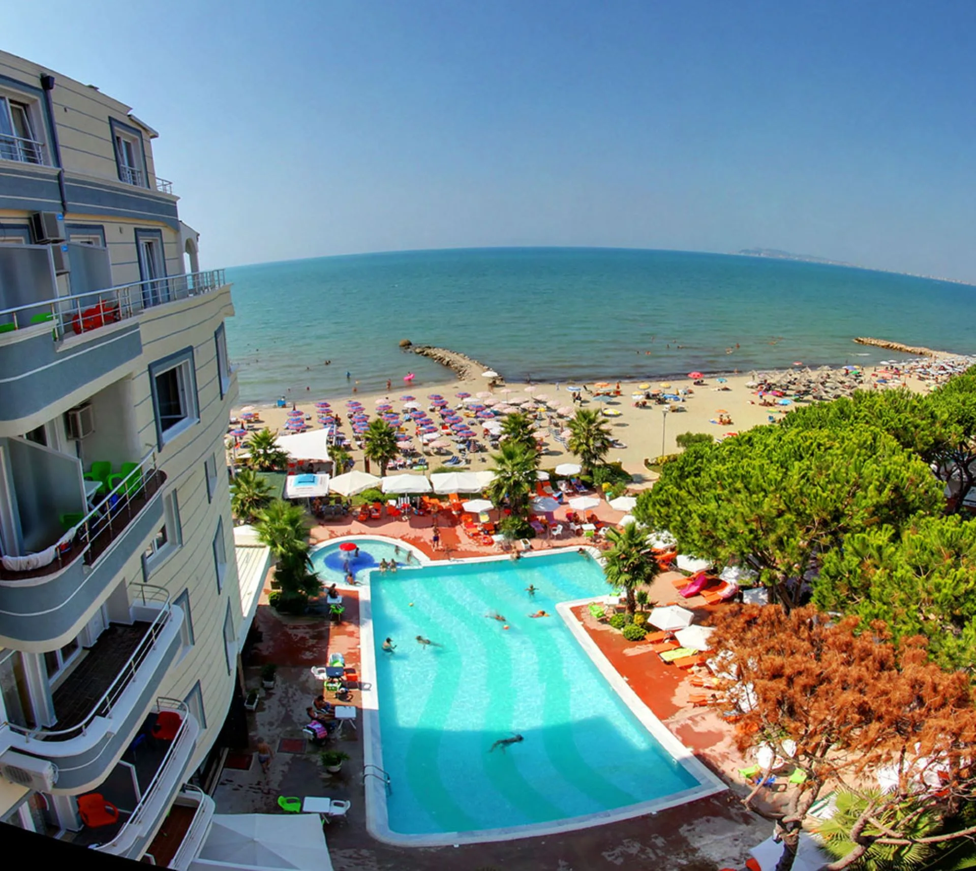 Fafa Mel Holiday, Durrës