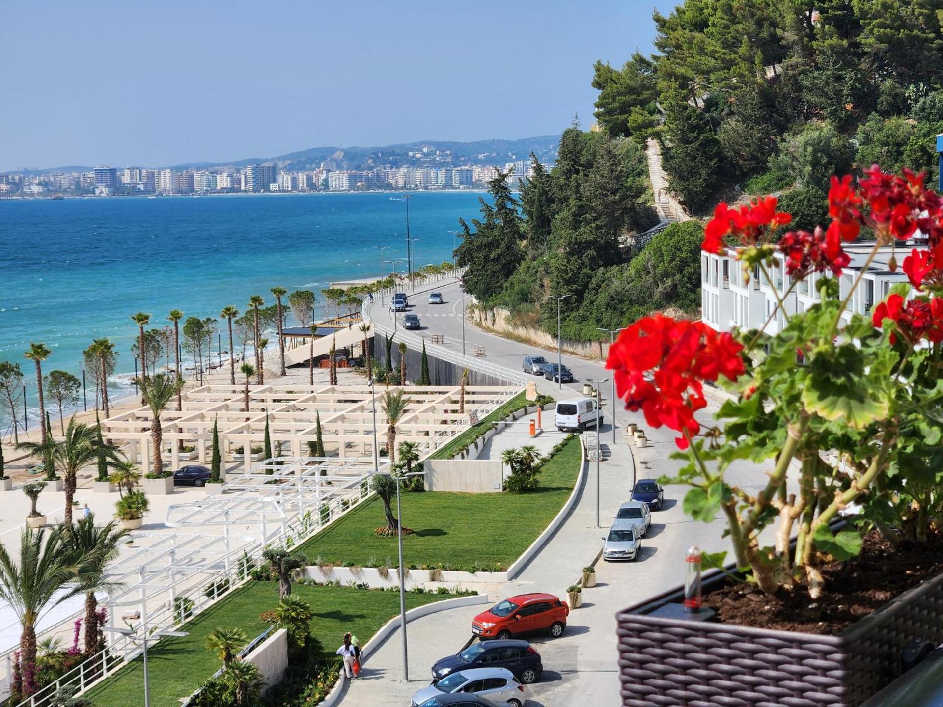 Gold Hotel, Vlorë