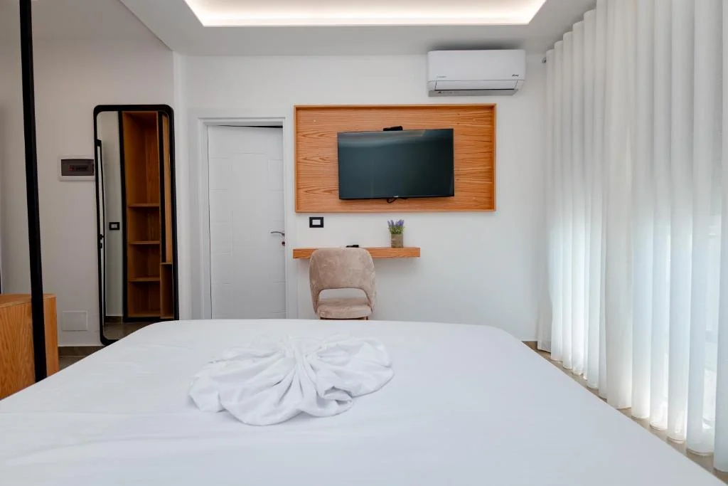 Extra Zbritje – Hotel Paloka, Shëngjin