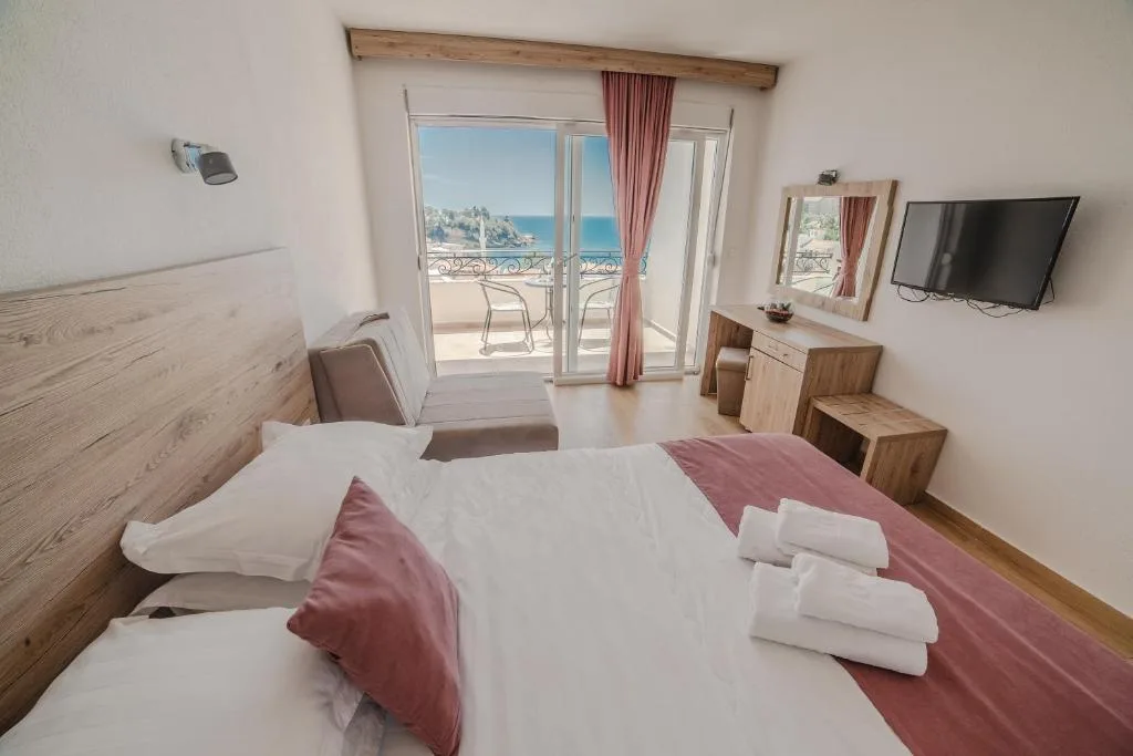 Hotel Nobel, Ulqin