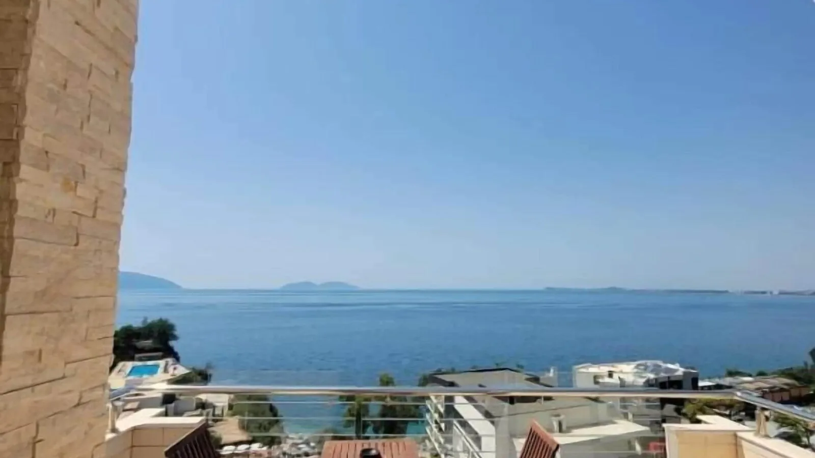 Thea Hotel, Vlorë