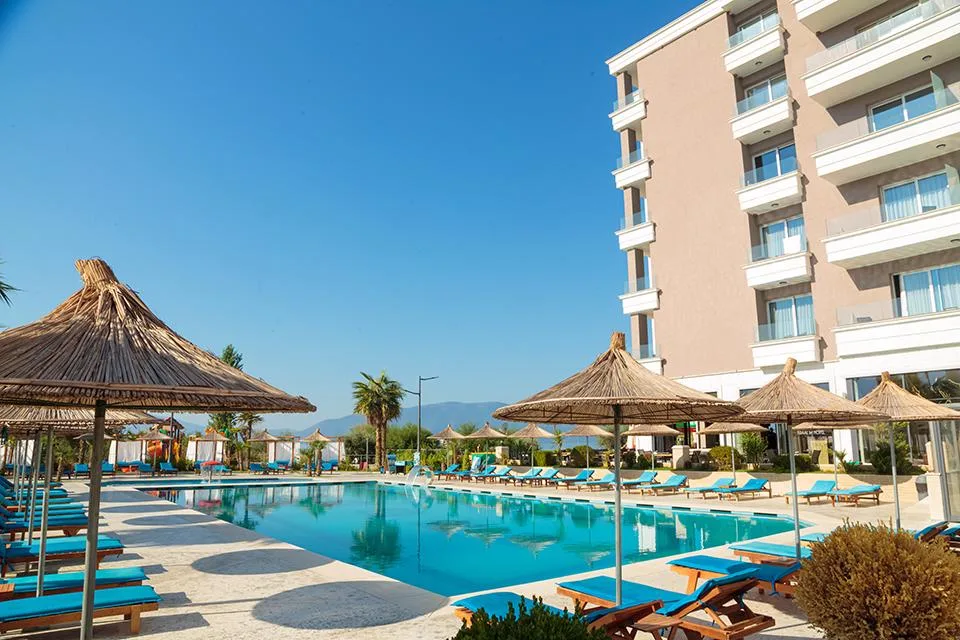 Kraal Hotel, Vlorë