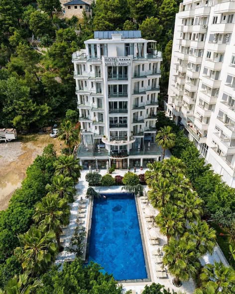 Mille Amici Hotel, Shëngjin