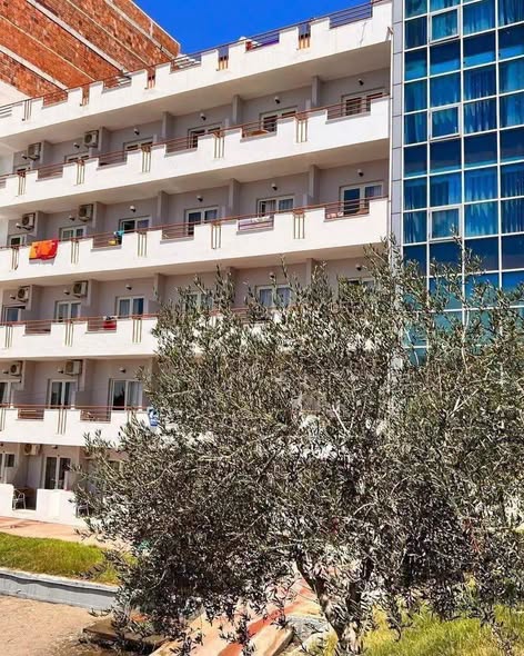 Hotel Ambassador, Shëngjin